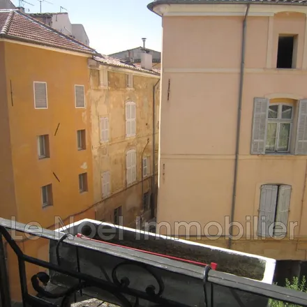 Rent this 3 bed apartment on 52 Rue Cardinale in 13090 Aix-en-Provence, France