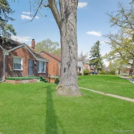 Buy this 3 bed house on 17220 Hessel Street in Detroit, MI 48235