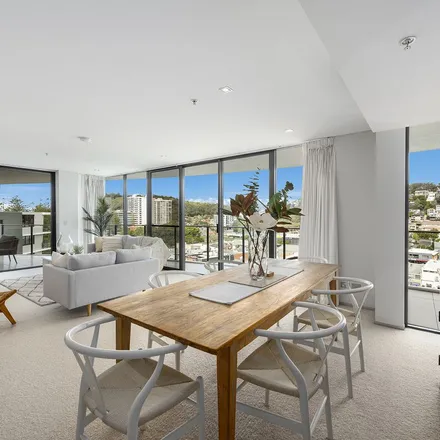 Image 3 - Ambience on Burleigh Beach, 2 The Esplanade, Koala Park QLD 4220, Australia - Apartment for rent