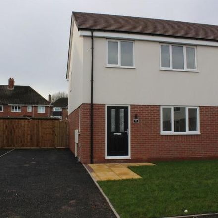 Rent this 3 bed house on Batmans Hill School in Adams Close, Tipton