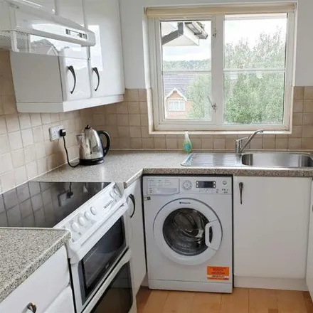 Image 3 - Ringstead Drive, Dean Row, SK9 2TG, United Kingdom - Room for rent