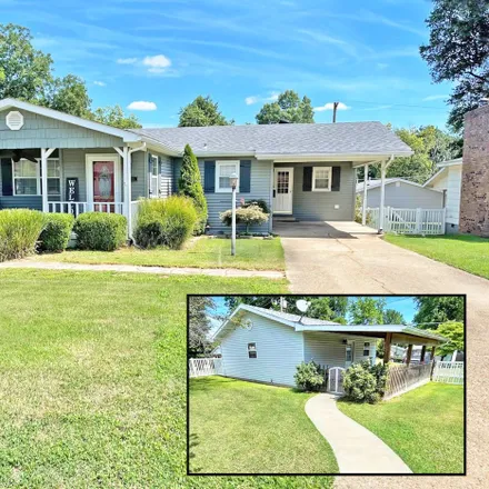 Buy this 2 bed house on 605 South Park Lane in Dexter, MO 63841