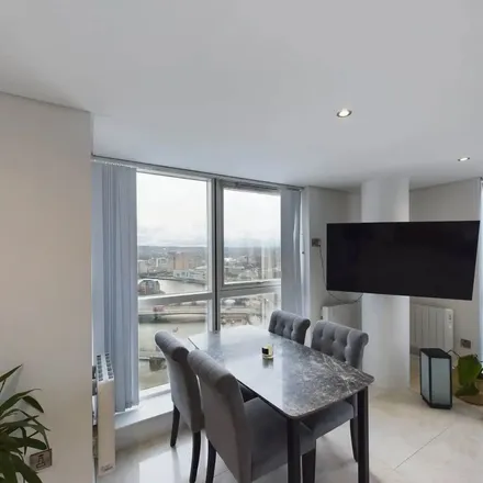 Image 7 - Obel Tower, 62 Donegall Quay, Cathedral Quarter, Belfast, BT1 3NH, United Kingdom - Apartment for rent
