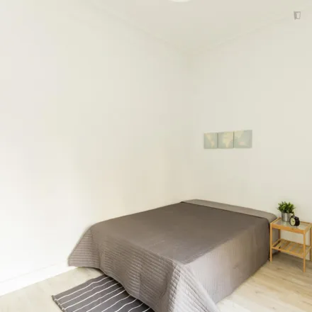 Rent this 6 bed room on Madrid in Santiago Amón, Calle de Donoso Cortés