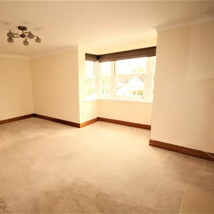 Image 3 - Layter's Green Lane, Gerrards Cross, SL9 8TH, United Kingdom - Apartment for rent