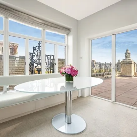 Image 4 - 10 West 82nd Street, New York, NY 10024, USA - Apartment for sale