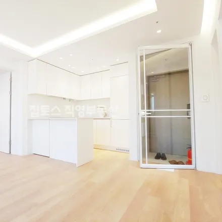 Rent this 2 bed apartment on 서울특별시 강남구 논현동 172-1