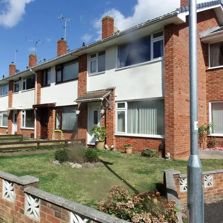 Rent this 3 bed townhouse on 31 Willsdown Road in Exeter, EX2 8XE
