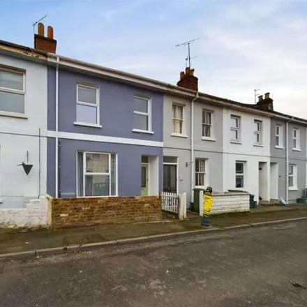 Buy this 3 bed townhouse on 10 Short Street in Leckhampton, GL53 0DZ