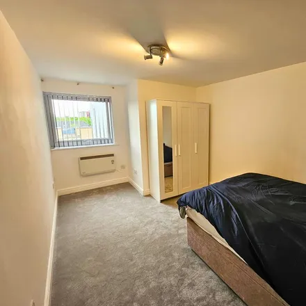 Image 2 - Global African Ltd, 78 Hulme High Street, Manchester, M15 5JP, United Kingdom - Apartment for rent