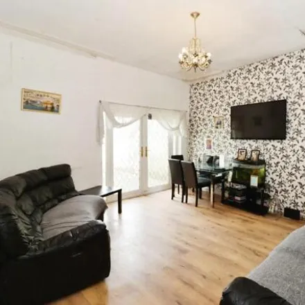 Image 3 - 692 Stapleton Road, Bristol, BS5 6TG, United Kingdom - Townhouse for sale