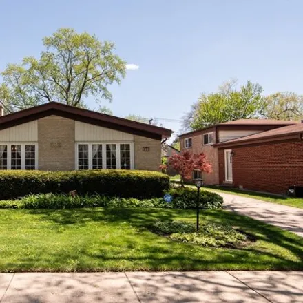 Buy this 4 bed house on 558 Leamington Avenue in Wilmette, New Trier Township