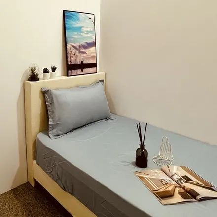 Rent this 1 bed room on Astoria Park in Kembangan, 32 Lorong Mydin