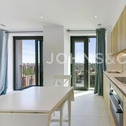 Rent this studio apartment on 126 Cavell Street in London, E1 2EE
