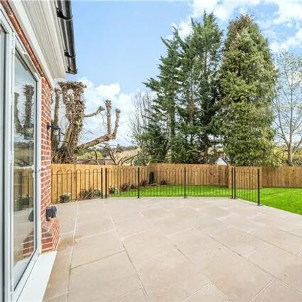 Image 4 - Kingsway, Gerrards Cross, SL9 8NT, United Kingdom - Townhouse for sale