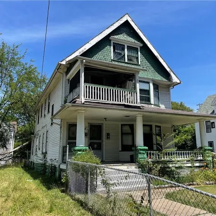 Image 3 - 10123 Ostend Avenue, Cleveland, OH 44108, USA - House for sale