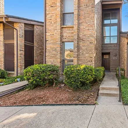 Buy this 1 bed condo on 2202 West Park Boulevard in Plano, TX 75075