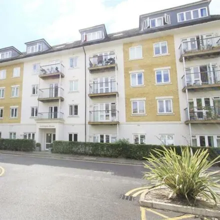 Rent this 2 bed room on Park Lodge Avenue in London, UB7 9FG