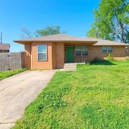 Rent this 3 bed house on 795 Southwest 2nd Street in Moore, OK 73160