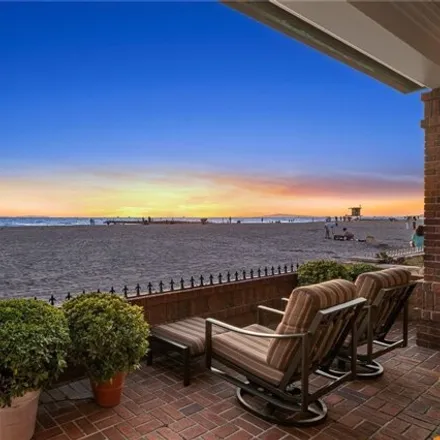 Image 3 - 3006 West Ocean Front, Newport Beach, CA 92663, USA - House for sale
