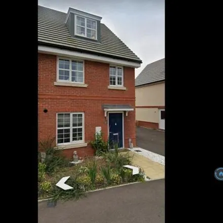 Rent this 2 bed duplex on 16 Ryeish Lane in Spencers Wood, RG7 1SS