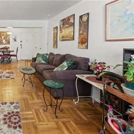 Image 6 - 3500 Oxford Avenue, New York, NY 10463, USA - Apartment for sale