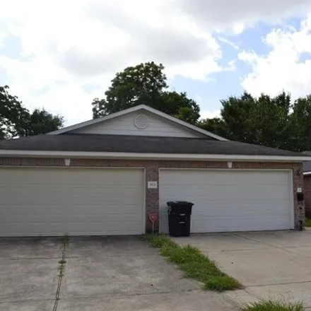 Rent this 3 bed house on 3621 Canfield Street in Houston, TX 77004