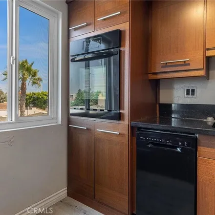Image 7 - Bixby Royal, 2033 East 3rd Street, Long Beach, CA 90814, USA - Apartment for rent