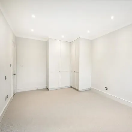 Image 8 - 31 Cadogan Place, London, SW1X 9PU, United Kingdom - Apartment for rent