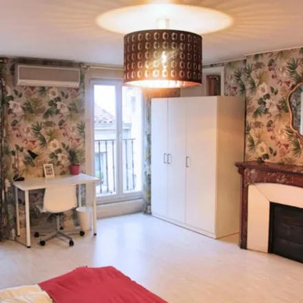 Rent this 6 bed room on 20 Rue Montgrand in 13006 6e Arrondissement, France