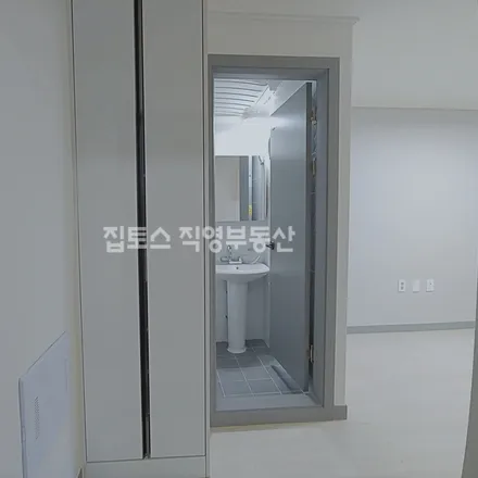 Rent this studio apartment on 서울특별시 은평구 응암동 696-4