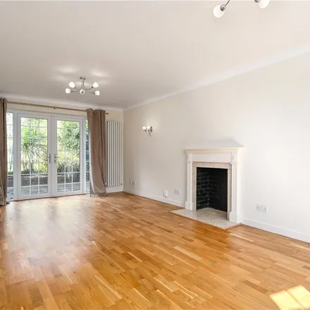 Rent this 4 bed apartment on Steel's Lane in Oxshott, KT22 0RF