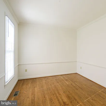 Image 6 - 8246 The Midway, Chestnut Hill, Annandale, VA 22003, USA - House for rent