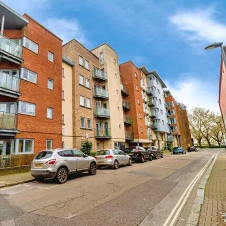 Buy this 2 bed apartment on Orchard Place in Lansdowne Hill, Southampton