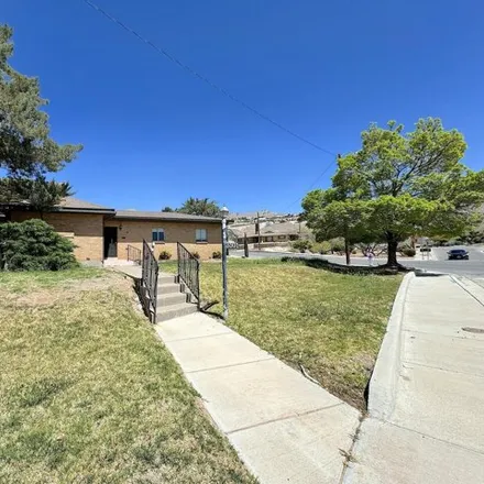 Image 2 - 783 Alethea Park Drive, Mission Hills, El Paso, TX 79902, USA - House for rent