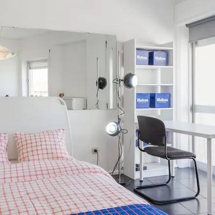 Rent this 1 bed apartment on Farmácia São Roque in Rua de Camões, 4000-376 Porto