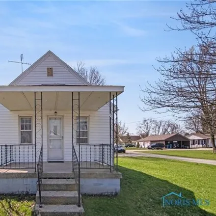 Buy this 2 bed house on 701 South Williams Street in Bryan, OH 43506