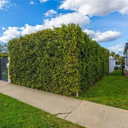 Image 3 - Alley 80821, Los Angeles, CA 91335, USA - House for sale