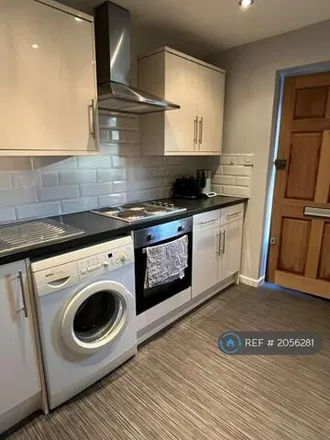 Image 3 - Summerseat Close, Salford, M5 3JQ, United Kingdom - Room for rent