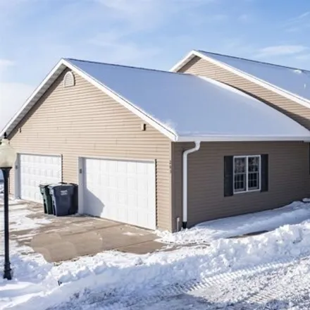 Buy this 3 bed condo on 266 Countryside Court in Waupaca, WI 54981