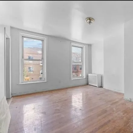 Image 4 - 12 Gunther Pl, Brooklyn, New York, 11233 - House for sale