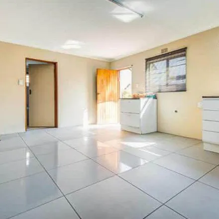 Image 2 - Albert Street, Rynsoord, Gauteng, South Africa - Apartment for rent