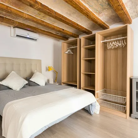 Image 9 - Carrer dels Escudellers, 26, 08002 Barcelona, Spain - Apartment for rent