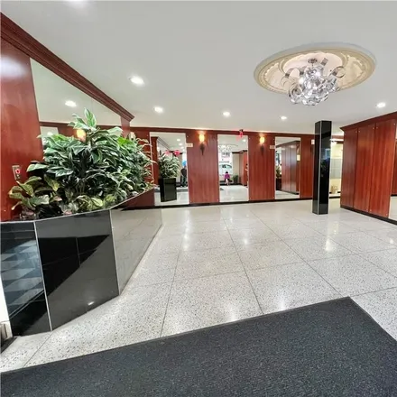 Image 3 - 611 Banner Avenue, New York, NY 11235, USA - Condo for sale