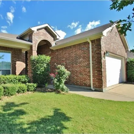 Rent this 4 bed house on 905 Hunter Lane in Burleson, TX 76036