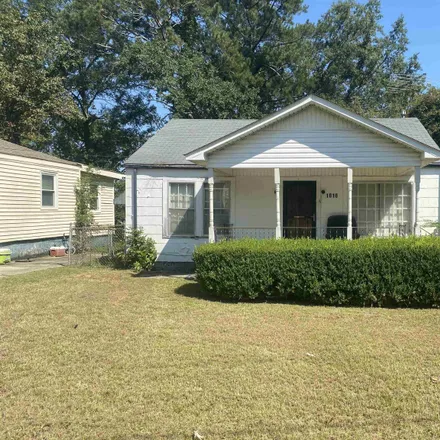 Buy this 3 bed house on 1010 Wainwright Avenue in Gadsden, AL 35903