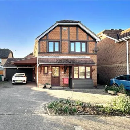 Buy this 4 bed house on The Faroes in Littlehampton, BN17 6SB