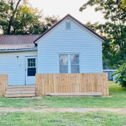 Buy this 3 bed house on 213 Main Street in Sumner, Chariton County