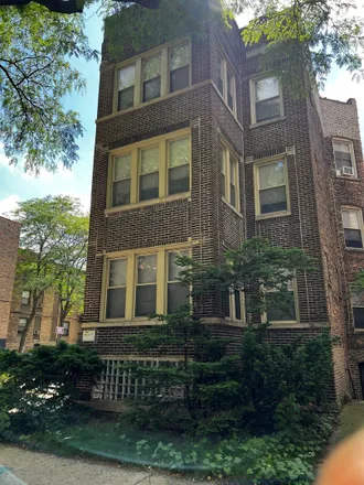 Buy this 8 bed duplex on 6822-6824 South East End Avenue in Chicago, IL 60649