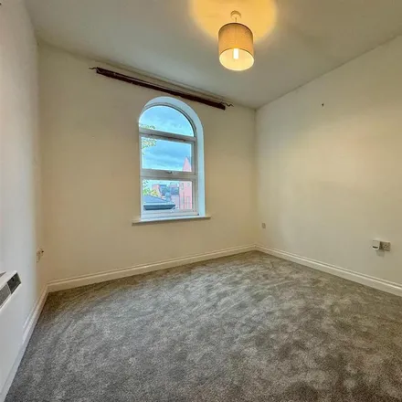 Image 4 - Northenden Road, Sale, M33 2UB, United Kingdom - Apartment for rent